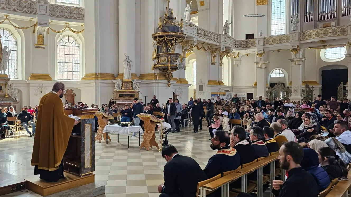 Pelerinaj la lemnul Sf. Cruci în sudul Germaniei: Există viață spirituală și în diaspora, spune nepotul Pr. Stăniloae